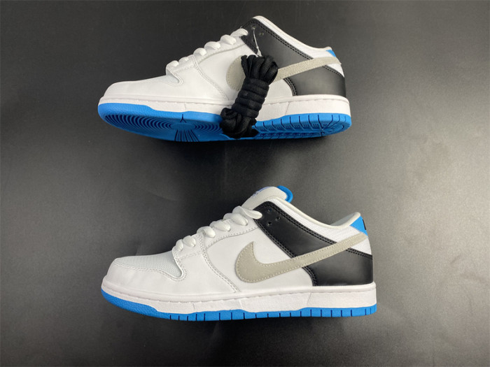 nike sb dunk low “laser blue” bq6817-101