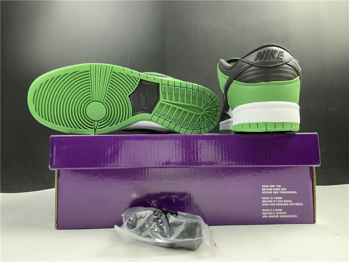nike sb dunk low classic green bq6817-302